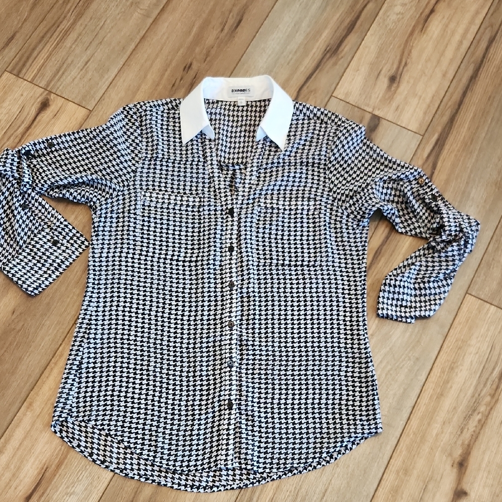 Express The Portofino Houndstooth Botton Down Black & White Blouse Women's Small
